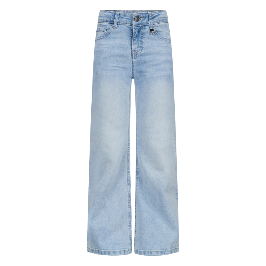 Celeste Wide